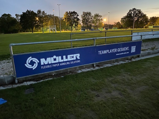 Datei:Bandenwerbung SV Kranzberg.jpg